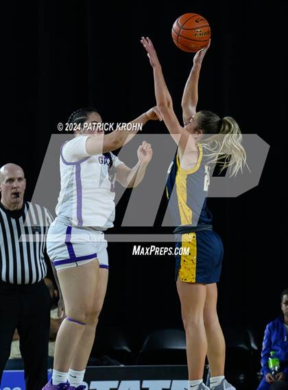 Thumbnail 2 in Mead vs. Garfield (WIAA 3A Final) photogallery.