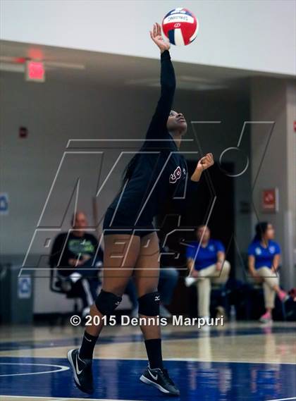 Thumbnail 2 in Independence vs. Central Valley Christian (CIF Central D2 Final) photogallery.