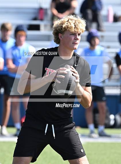 Thumbnail 2 in San Clemente vs. Corona del Mar (Brave 8 Invitational) photogallery.