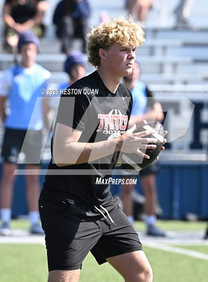 Thumbnail 1 in San Clemente vs. Corona del Mar (Brave 8 Invitational) photogallery.