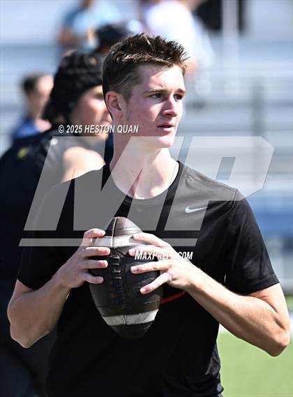 Thumbnail 1 in San Clemente vs. Corona del Mar (Brave 8 Invitational) photogallery.