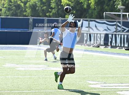Thumbnail 2 in San Clemente vs. Corona del Mar (Brave 8 Invitational) photogallery.