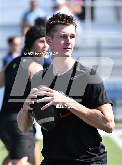 Thumbnail 3 in San Clemente vs. Corona del Mar (Brave 8 Invitational) photogallery.