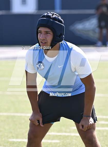 Thumbnail 3 in San Clemente vs. Corona del Mar (Brave 8 Invitational) photogallery.