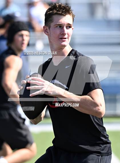 Thumbnail 2 in San Clemente vs. Corona del Mar (Brave 8 Invitational) photogallery.