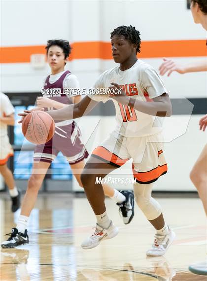 Thumbnail 2 in Davenport vs Gonzales photogallery.