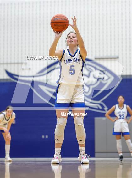 Thumbnail 1 in Rouse vs. Krum (Weatherford Raising Cane Christmas Classic) photogallery.