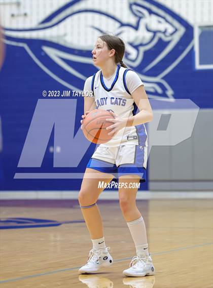 Thumbnail 2 in Rouse vs. Krum (Weatherford Raising Cane Christmas Classic) photogallery.