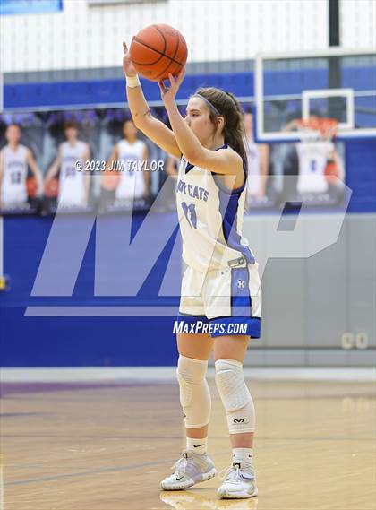 Thumbnail 3 in Rouse vs. Krum (Weatherford Raising Cane Christmas Classic) photogallery.