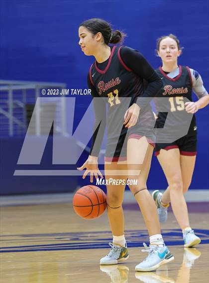 Thumbnail 1 in Rouse vs. Krum (Weatherford Raising Cane Christmas Classic) photogallery.