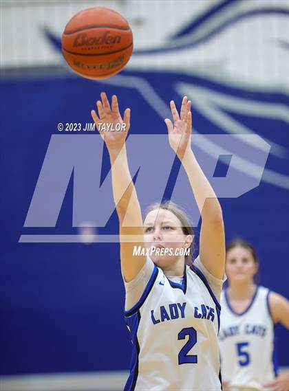 Thumbnail 3 in Rouse vs. Krum (Weatherford Raising Cane Christmas Classic) photogallery.