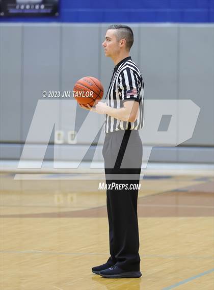 Thumbnail 2 in Rouse vs. Krum (Weatherford Raising Cane Christmas Classic) photogallery.