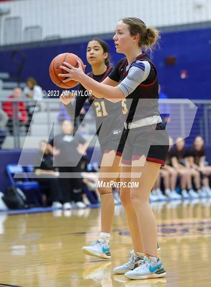 Thumbnail 3 in Rouse vs. Krum (Weatherford Raising Cane Christmas Classic) photogallery.