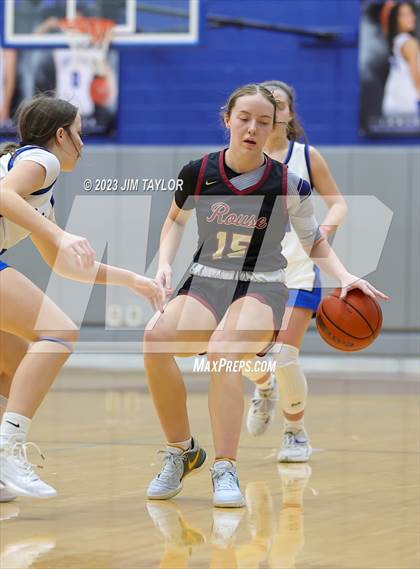 Thumbnail 2 in Rouse vs. Krum (Weatherford Raising Cane Christmas Classic) photogallery.