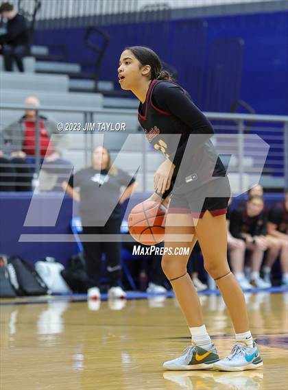 Thumbnail 1 in Rouse vs. Krum (Weatherford Raising Cane Christmas Classic) photogallery.