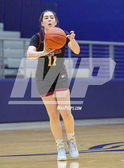 Thumbnail 1 in Rouse vs. Krum (Weatherford Raising Cane Christmas Classic) photogallery.