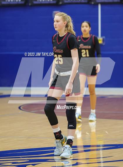 Thumbnail 1 in Rouse vs. Krum (Weatherford Raising Cane Christmas Classic) photogallery.