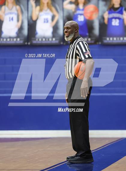 Thumbnail 3 in Rouse vs. Krum (Weatherford Raising Cane Christmas Classic) photogallery.