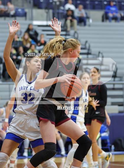 Thumbnail 1 in Rouse vs. Krum (Weatherford Raising Cane Christmas Classic) photogallery.