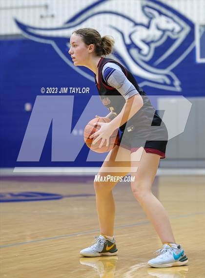 Thumbnail 3 in Rouse vs. Krum (Weatherford Raising Cane Christmas Classic) photogallery.