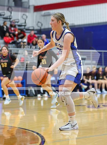 Thumbnail 1 in Rouse vs. Krum (Weatherford Raising Cane Christmas Classic) photogallery.
