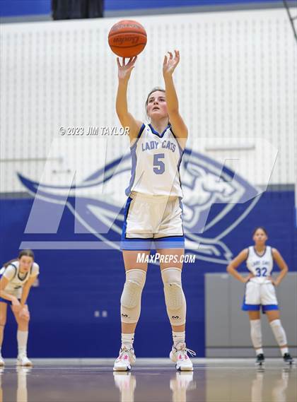 Thumbnail 2 in Rouse vs. Krum (Weatherford Raising Cane Christmas Classic) photogallery.