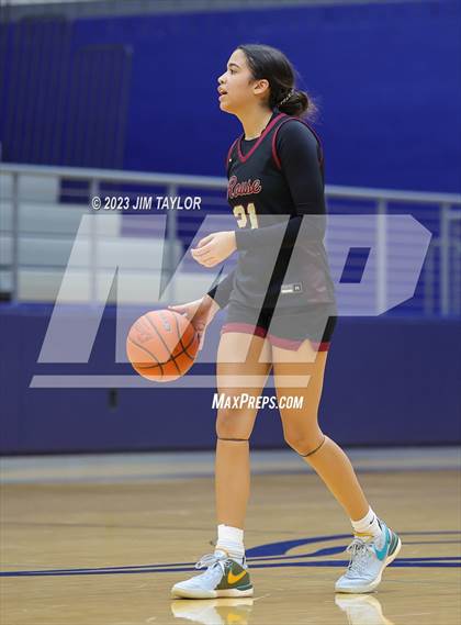 Thumbnail 2 in Rouse vs. Krum (Weatherford Raising Cane Christmas Classic) photogallery.