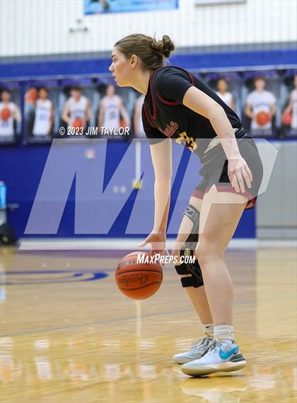 Thumbnail 2 in Rouse vs. Krum (Weatherford Raising Cane Christmas Classic) photogallery.