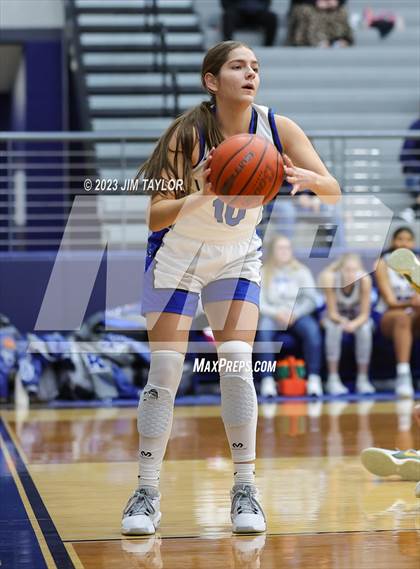 Thumbnail 1 in Rouse vs. Krum (Weatherford Raising Cane Christmas Classic) photogallery.