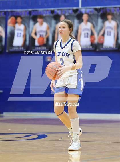 Thumbnail 3 in Rouse vs. Krum (Weatherford Raising Cane Christmas Classic) photogallery.