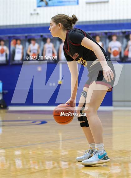 Thumbnail 3 in Rouse vs. Krum (Weatherford Raising Cane Christmas Classic) photogallery.