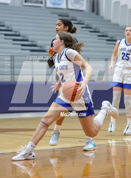 Thumbnail 1 in Rouse vs. Krum (Weatherford Raising Cane Christmas Classic) photogallery.