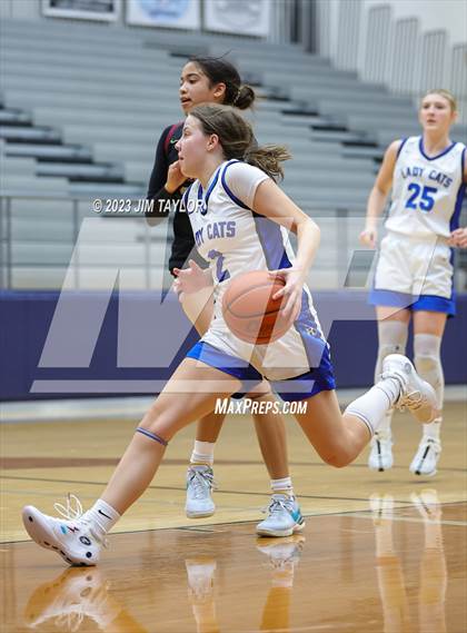 Thumbnail 3 in Rouse vs. Krum (Weatherford Raising Cane Christmas Classic) photogallery.