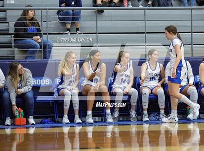 Thumbnail 3 in Rouse vs. Krum (Weatherford Raising Cane Christmas Classic) photogallery.