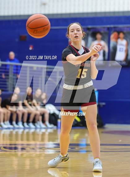 Thumbnail 2 in Rouse vs. Krum (Weatherford Raising Cane Christmas Classic) photogallery.