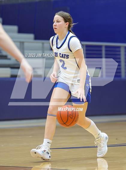 Thumbnail 2 in Rouse vs. Krum (Weatherford Raising Cane Christmas Classic) photogallery.