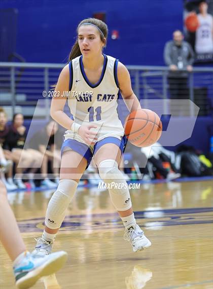 Thumbnail 3 in Rouse vs. Krum (Weatherford Raising Cane Christmas Classic) photogallery.