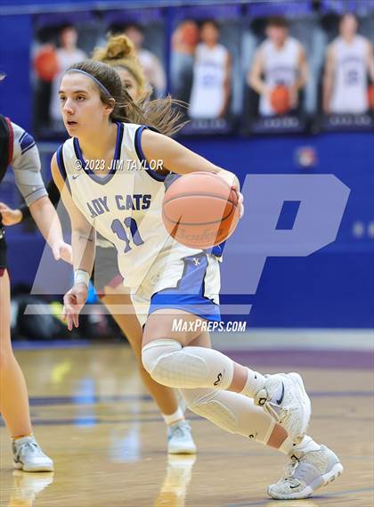 Thumbnail 1 in Rouse vs. Krum (Weatherford Raising Cane Christmas Classic) photogallery.
