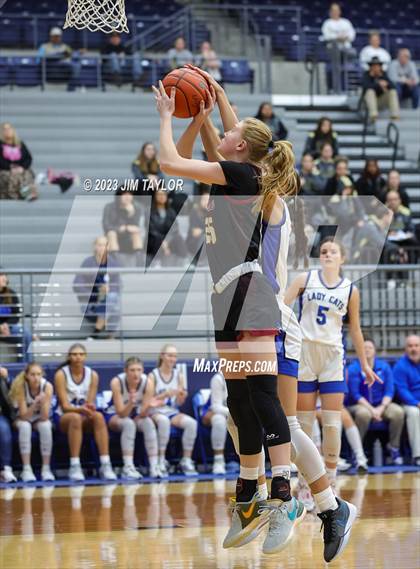 Thumbnail 2 in Rouse vs. Krum (Weatherford Raising Cane Christmas Classic) photogallery.