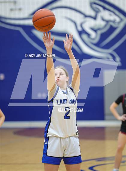 Thumbnail 2 in Rouse vs. Krum (Weatherford Raising Cane Christmas Classic) photogallery.