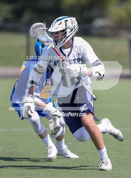 Thumbnail 1 in Staples vs Kellenberg Memorial photogallery.