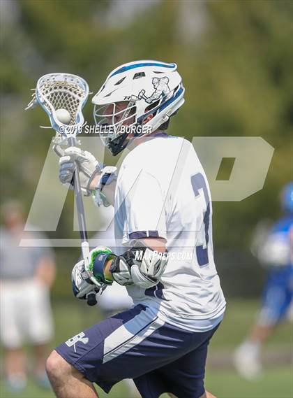 Thumbnail 3 in Staples vs Kellenberg Memorial photogallery.