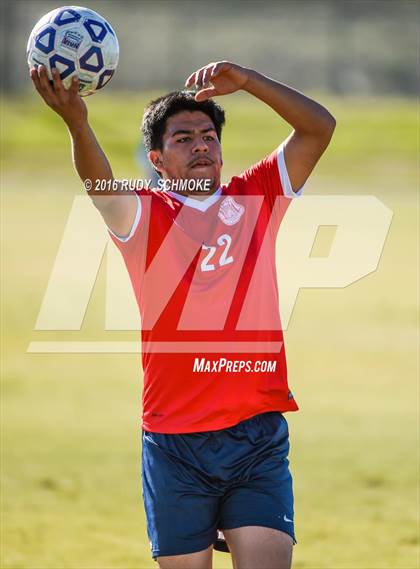 Thumbnail 2 in Richmond vs. San Clemente (Southern California High School Classic ) photogallery.