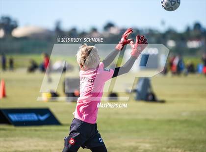Thumbnail 3 in Richmond vs. San Clemente (Southern California High School Classic ) photogallery.