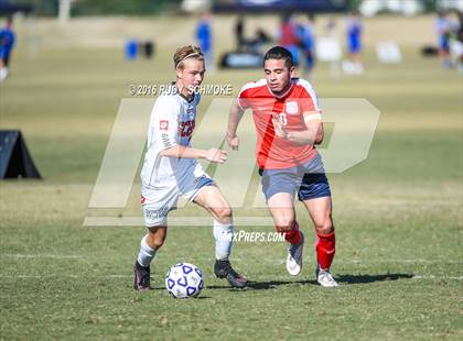 Thumbnail 2 in Richmond vs. San Clemente (Southern California High School Classic ) photogallery.