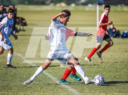 Thumbnail 3 in Richmond vs. San Clemente (Southern California High School Classic ) photogallery.