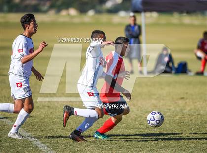 Thumbnail 2 in Richmond vs. San Clemente (Southern California High School Classic ) photogallery.