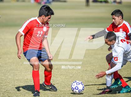 Thumbnail 3 in Richmond vs. San Clemente (Southern California High School Classic ) photogallery.