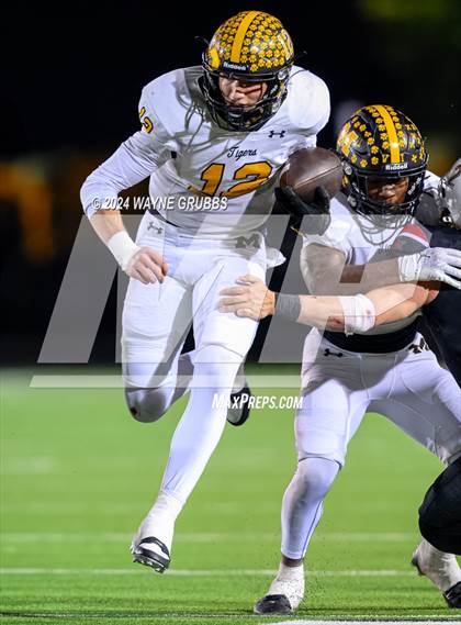 Thumbnail 1 in Malakoff @ Liberty-Eylau (UIL 3A DI Regional Final) photogallery.