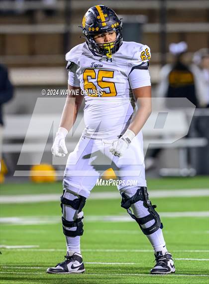 Thumbnail 3 in Malakoff @ Liberty-Eylau (UIL 3A DI Regional Final) photogallery.